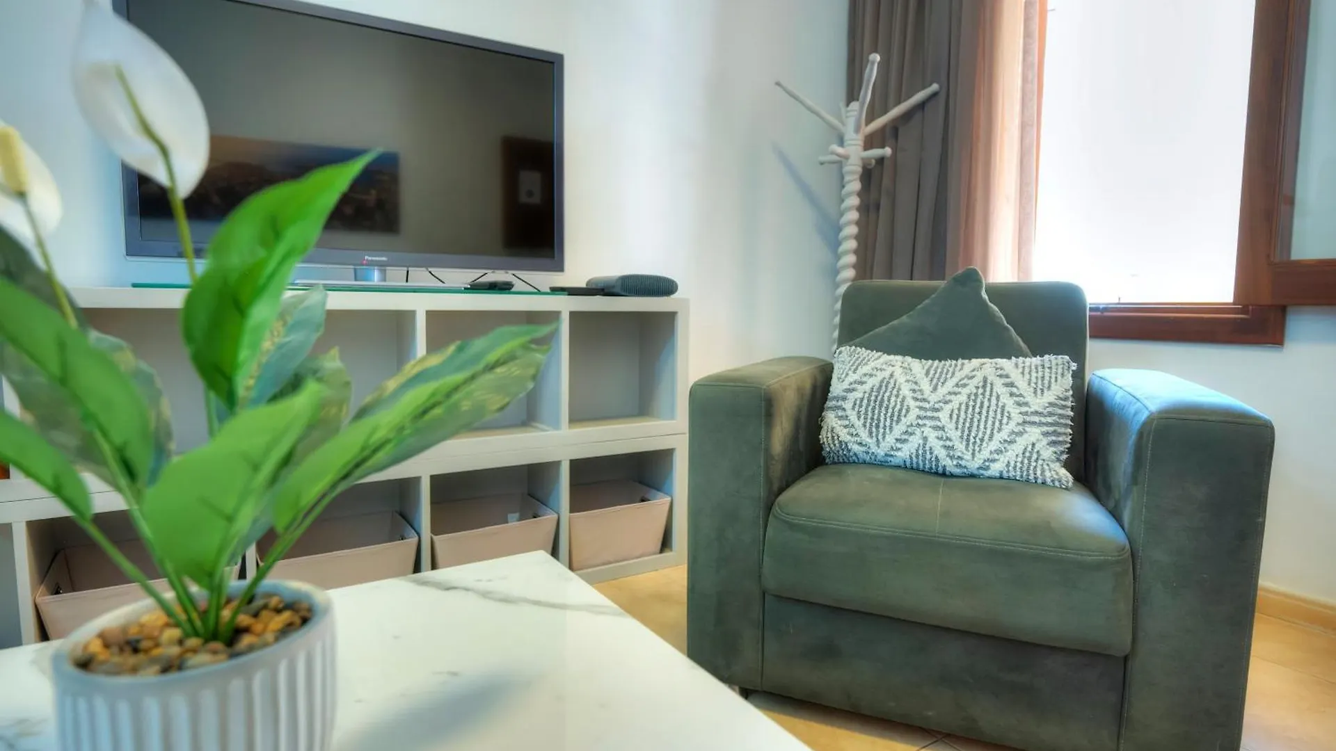 3Bedroom House With Yard And Roof Terrace Czer1-1 Sliema Appartamento