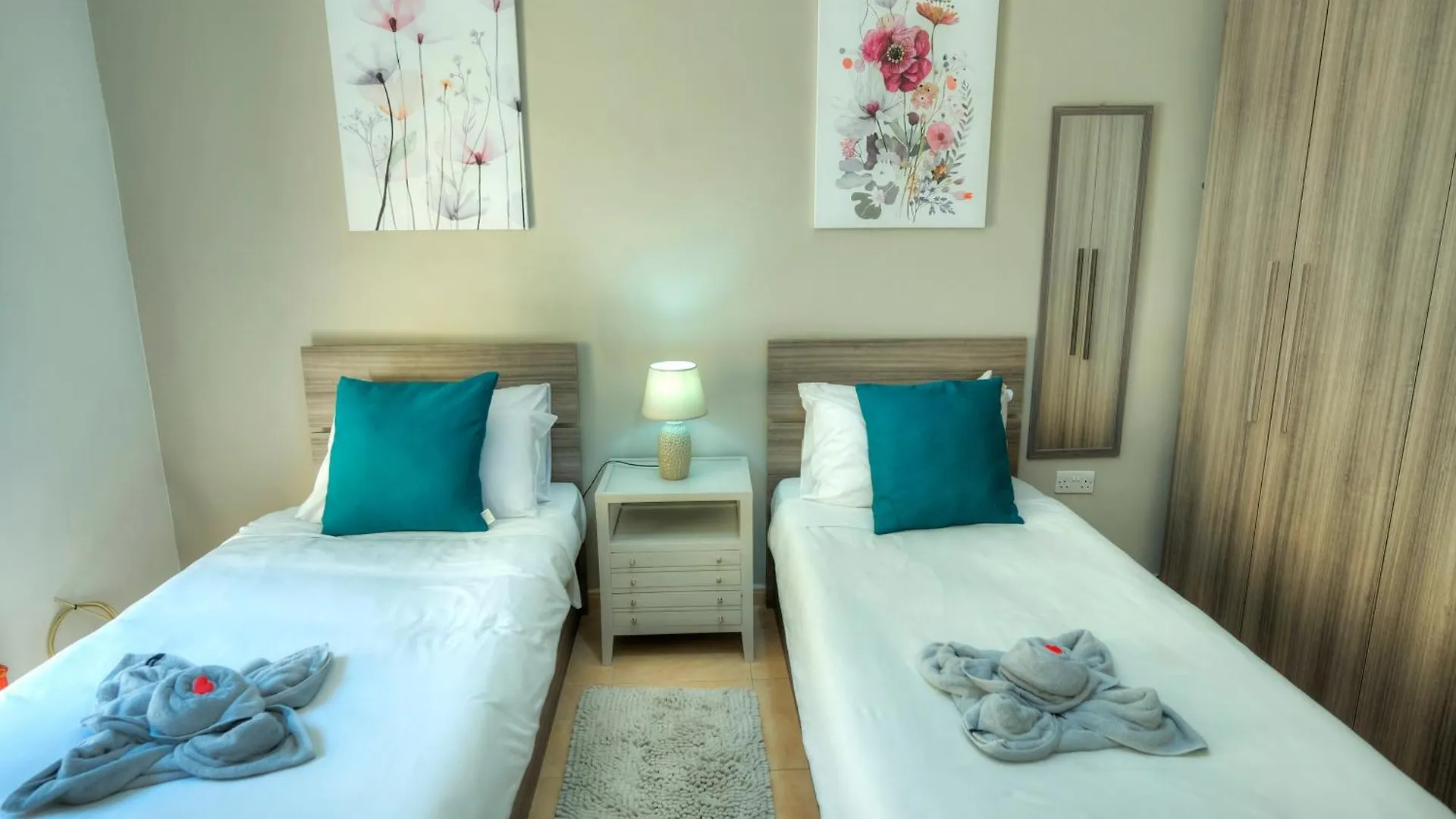 Apartment 3Bedroom House With Yard And Roof Terrace Czer1-1 Sliema
