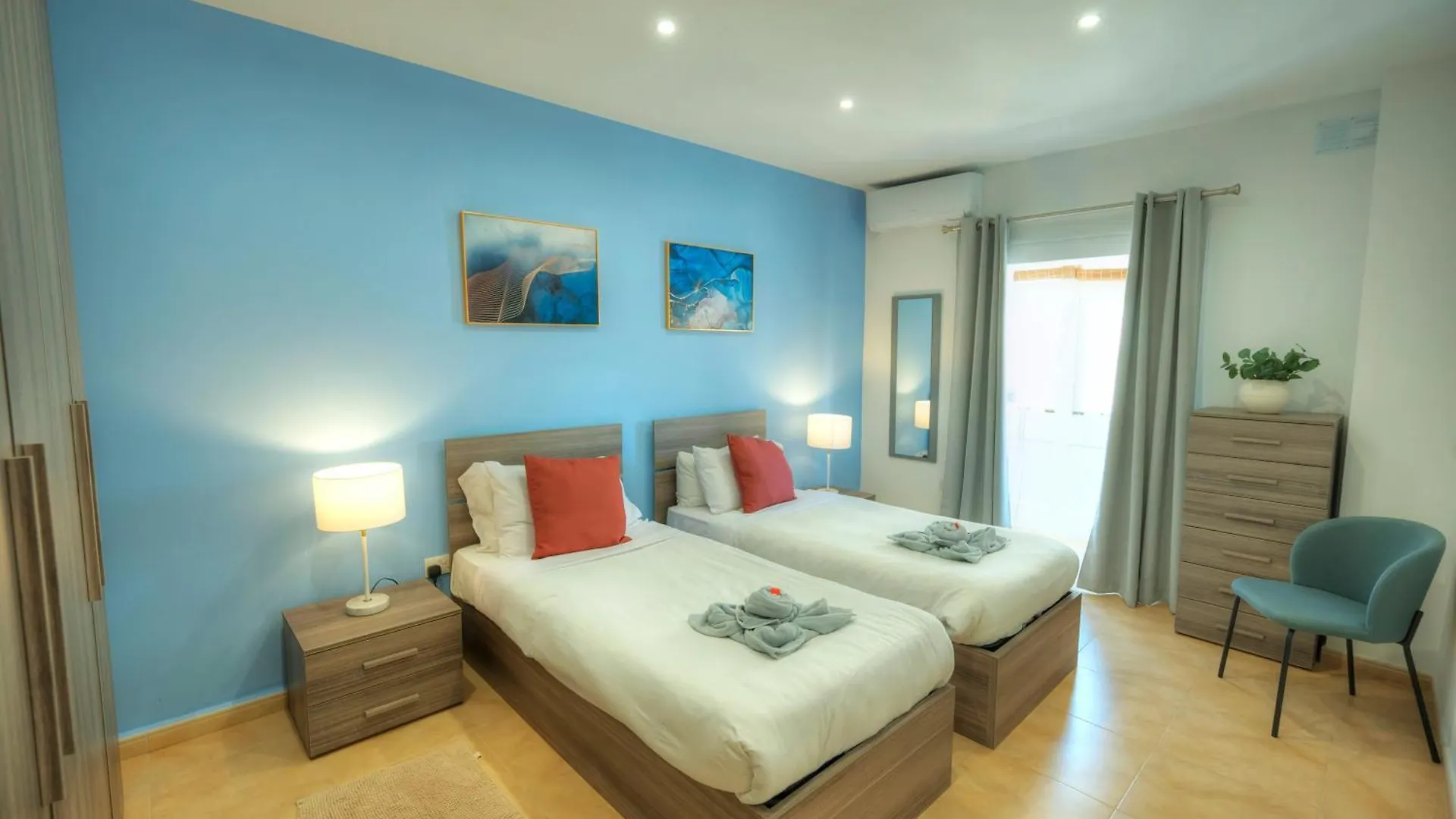 3Bedroom House With Yard And Roof Terrace Czer1-1 Sliema 0*,