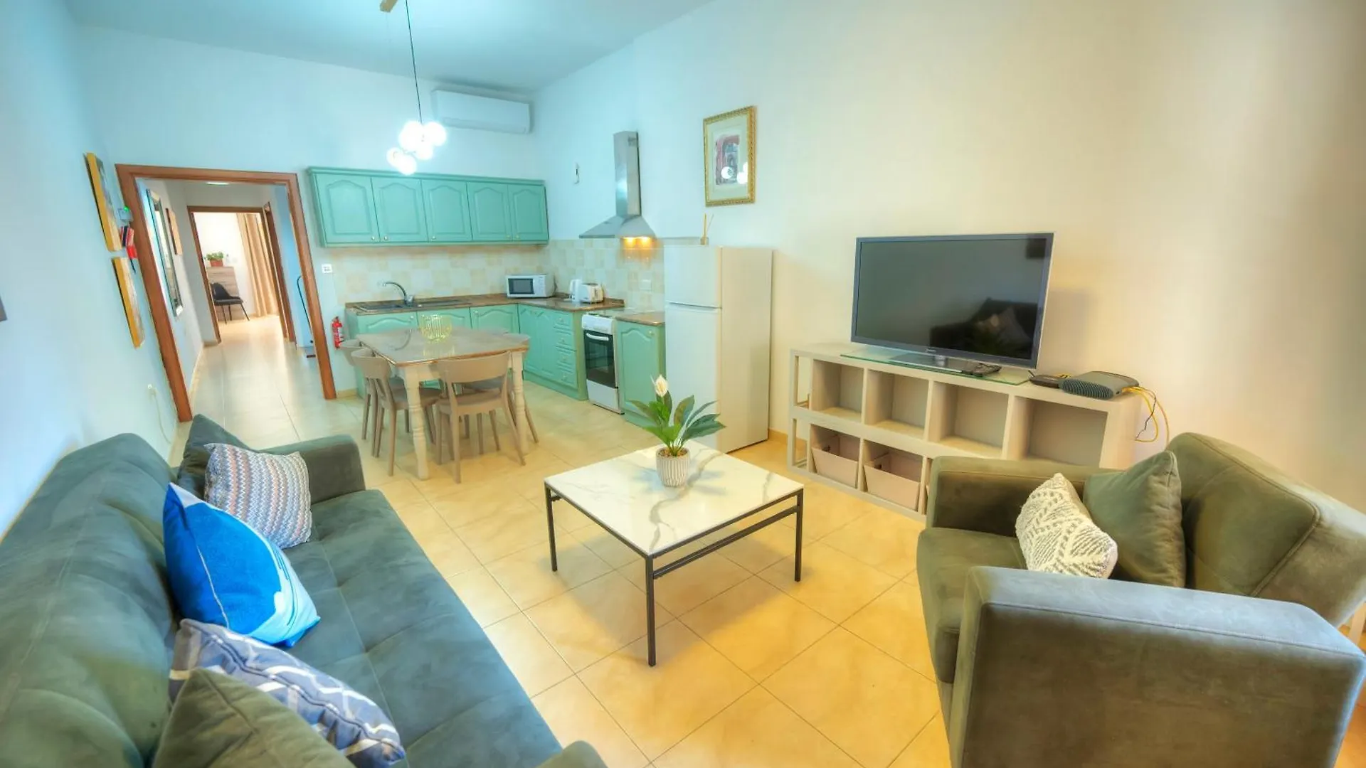 3Bedroom House With Yard And Roof Terrace Czer1-1 Sliema